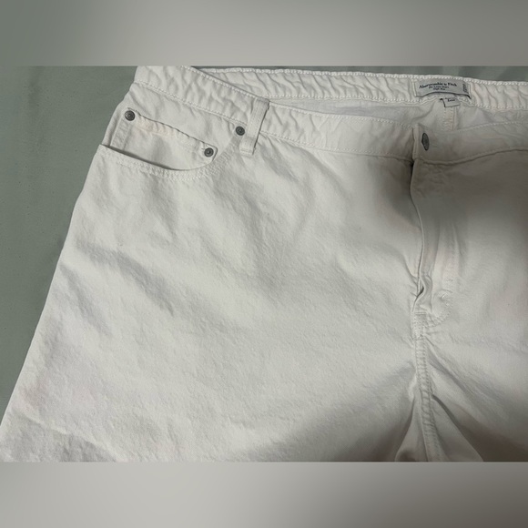 Plus size Abercrombie & fitch white curve lose high waisted loose shorts size 37 - Picture 3 of 5